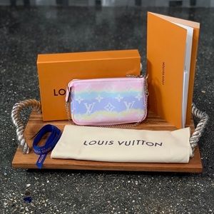Louis Vuitton Escale mini pochette